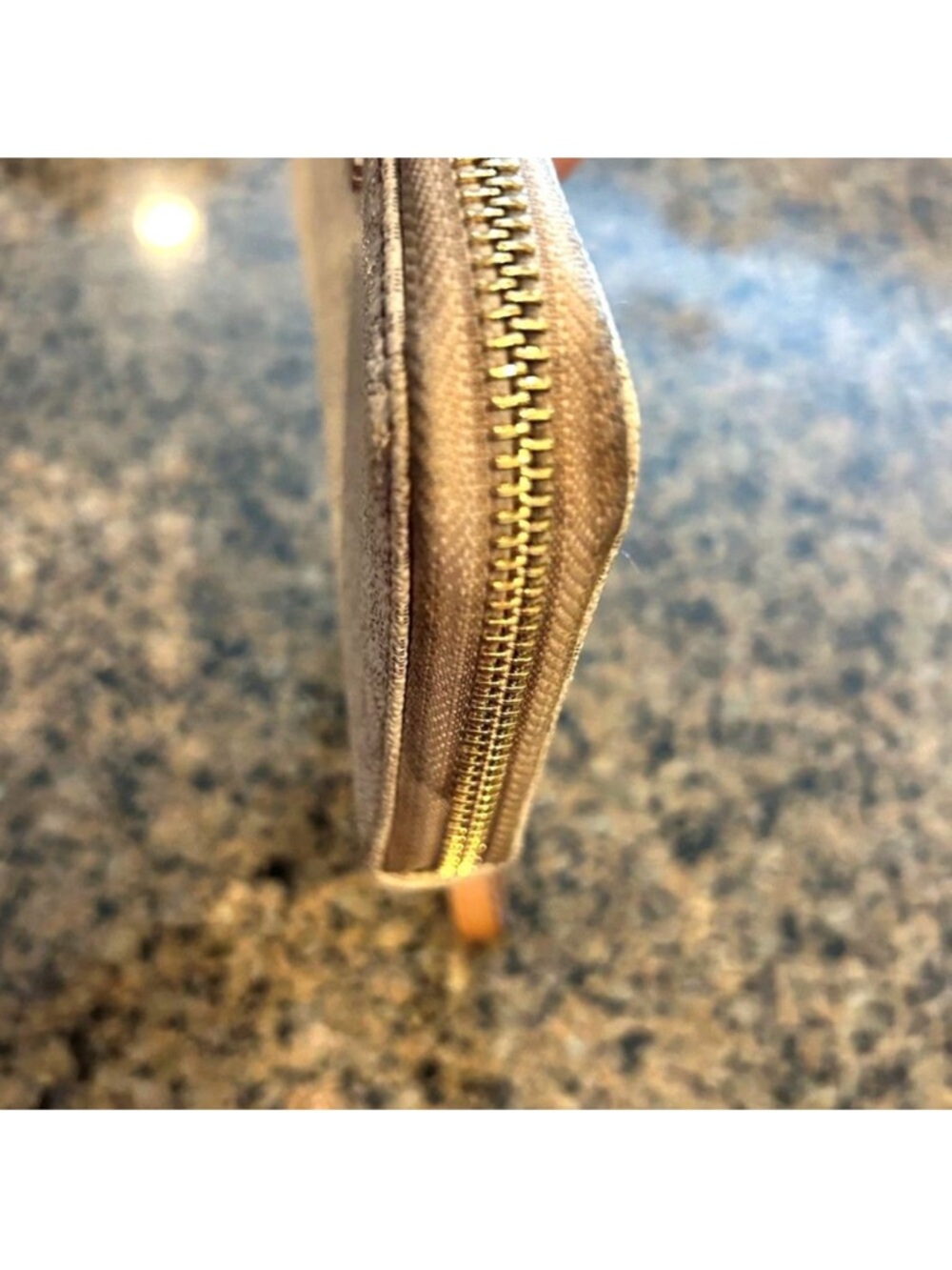 Michael Kors Cream Wristlet Wallet - Picture 4 of 9